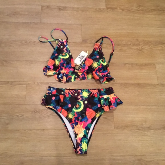 Women’s High Waisted Ruffle V Neck Bikini Bathing Suit - Picture 6 of 8